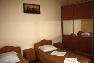 Гостиница Арго Махачкала Стандартный двухместный номер с 2 отдельными кроватями-4