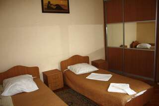 Гостиница Арго Махачкала Двухместный номер с 2 отдельными кроватями-1